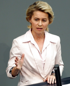 Ursula von der Leyen - CDU-MILF - N