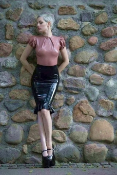 Latex lesbian oiled - N