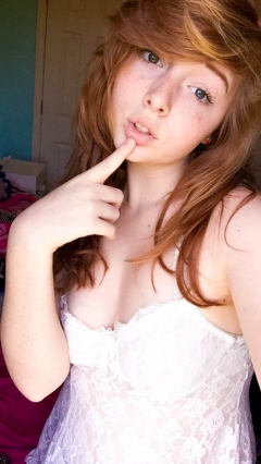 Redhead naked selfie teen - ginger hottie gets nude for self - N