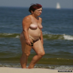 Mature Nudist Moms on holiday snaps - N