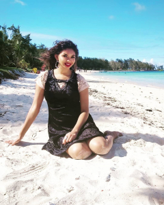 Sexy leg Nabiilah Bundhoo - N