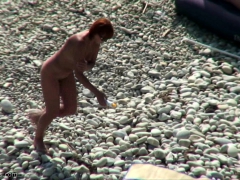 amateur-video-of-couple-at-a-public-beach-nude