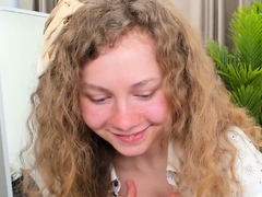 sexy-amateur-18-blond-teen-first-time-webcam